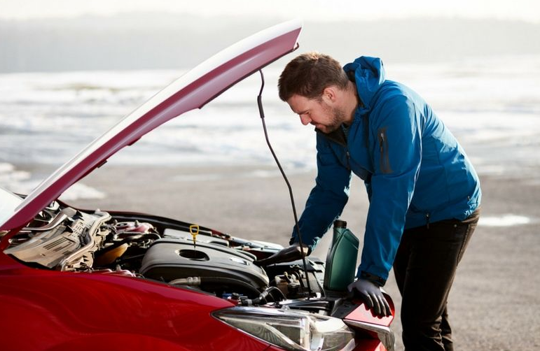 Important things to consider for winter car preparation for avoiding roadside breakdown